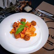 Pappardelle con Polpette